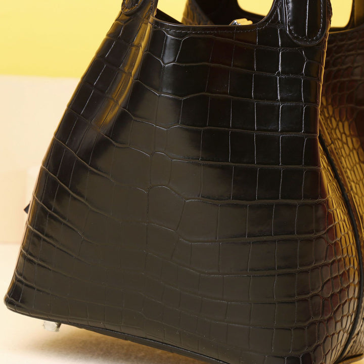 Noir Croc Bucket