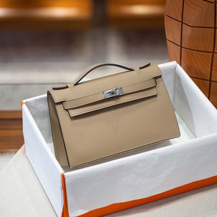 The Envelope Clutch