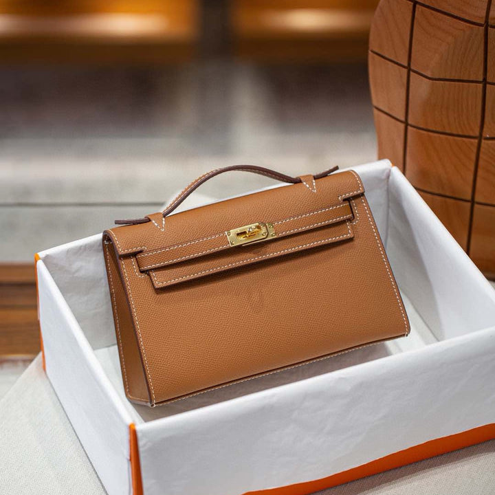 The Envelope Clutch