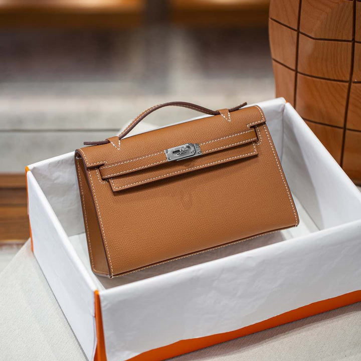 The Envelope Clutch