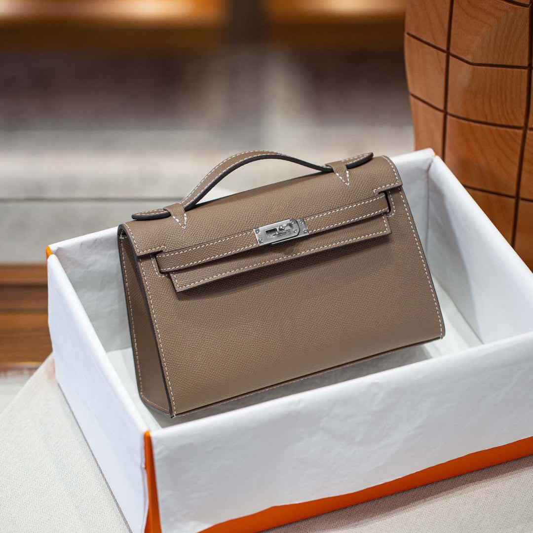 The Envelope Clutch