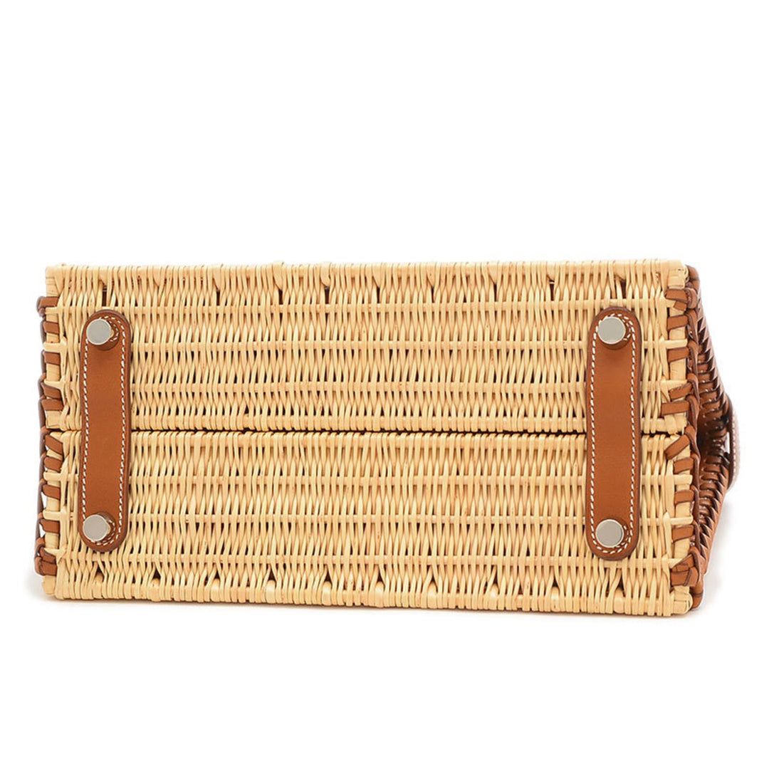 Wicker picnic bag with camel leather top handle