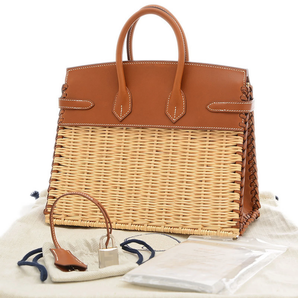 Wicker bag lock detail