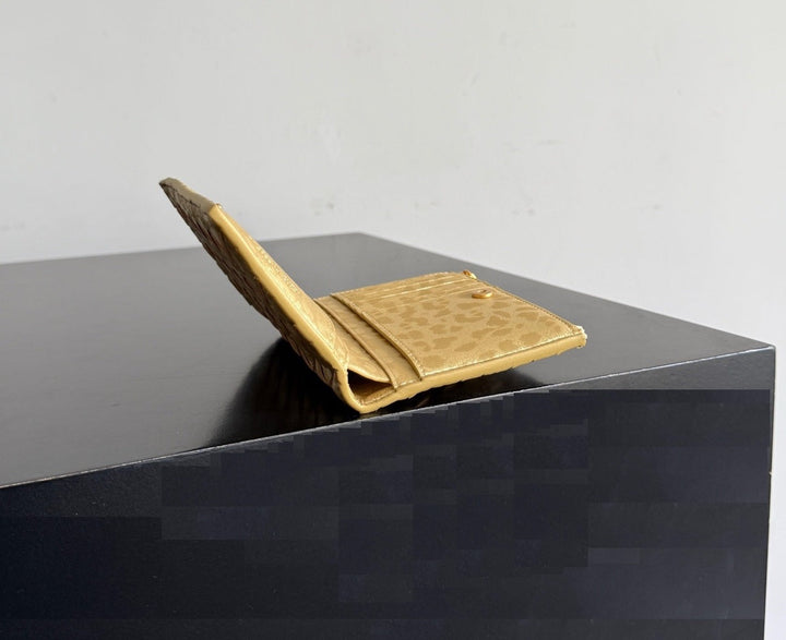 Luxury intrecciato gold zip wallet for women